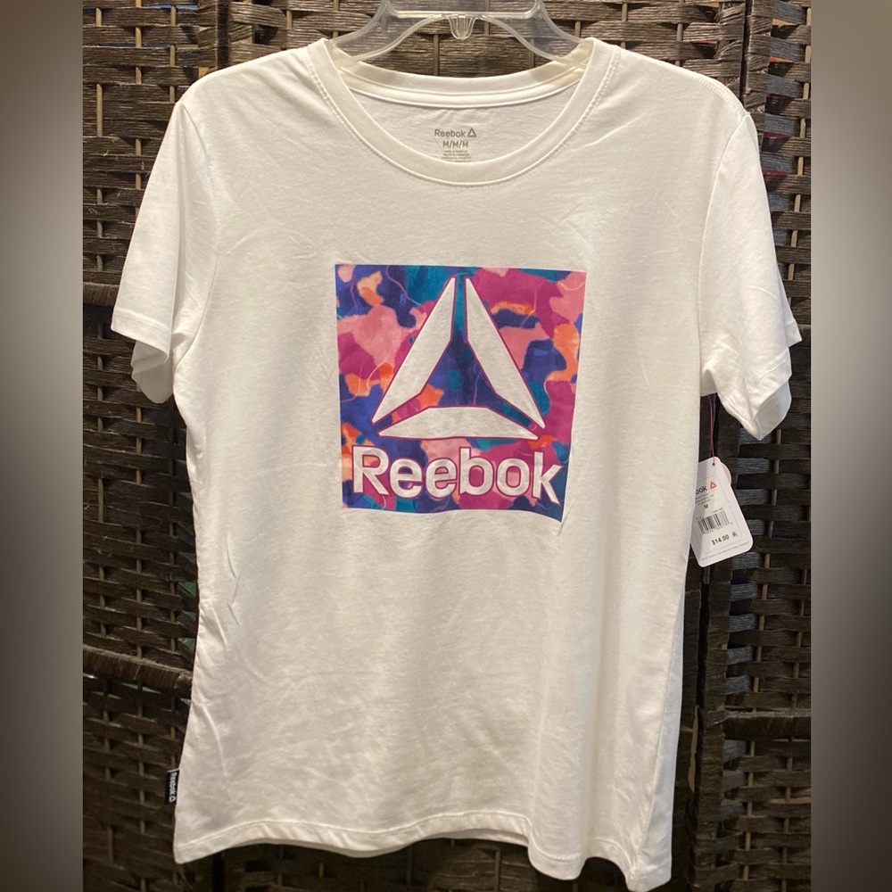 Women’s Medium Reebok Short Sleeve White Graphic T-Shirt